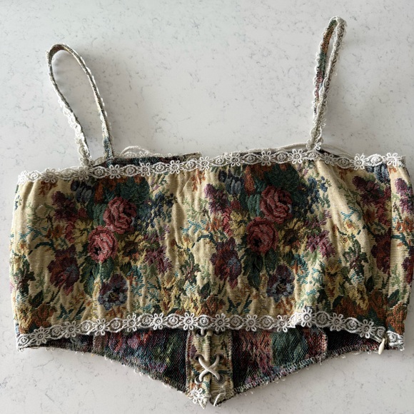 Vintage Floral Top - Picture 3 of 3